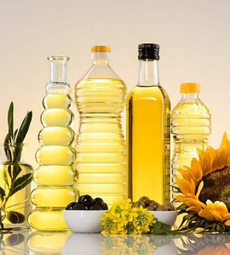 Clariant image teaser Oil bottels and plant types 20190124